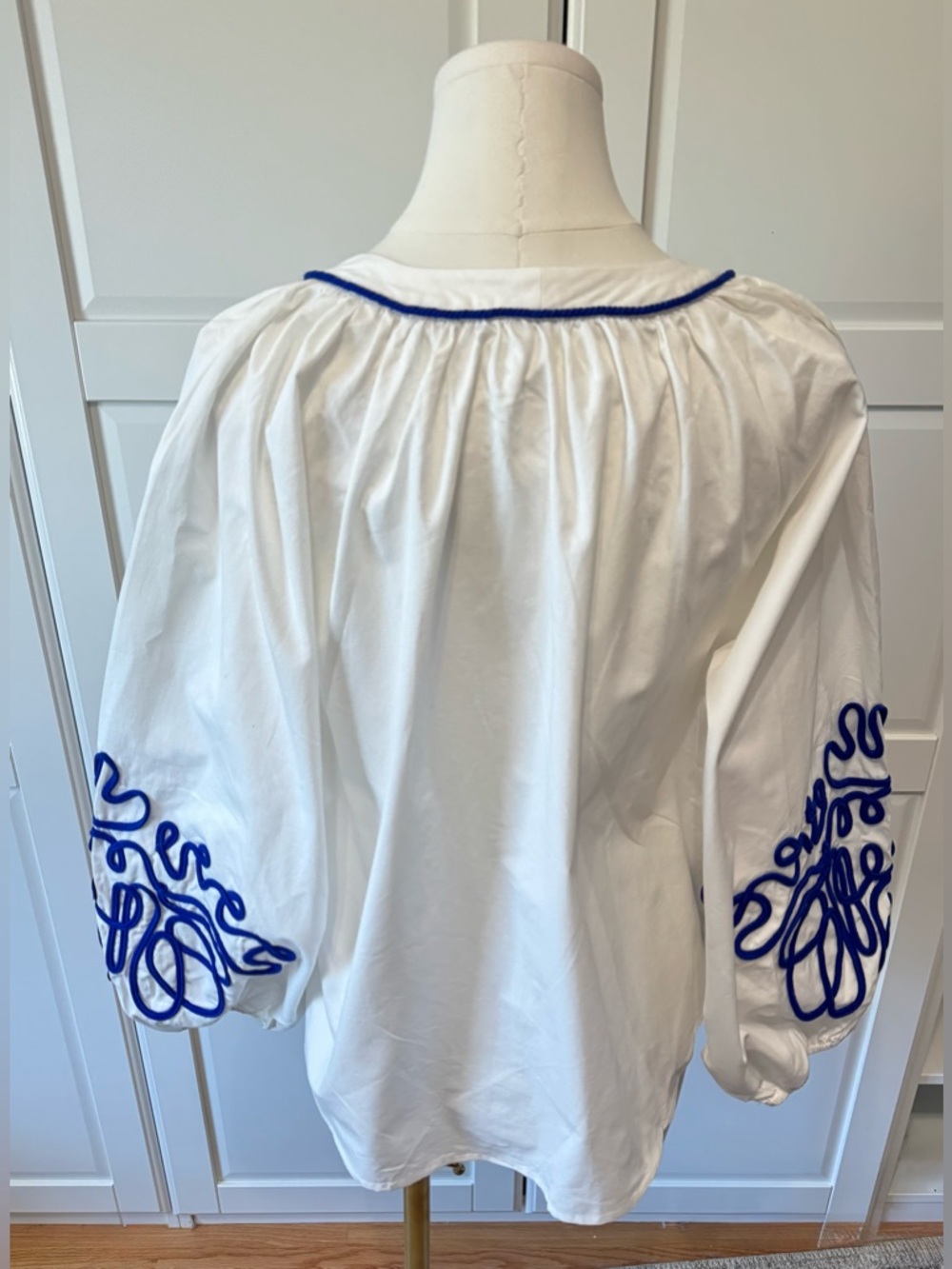Tuckernuck Hyacinth House White Royal Blue Soutache Stella Blouse Embroidered M - Picture 7 of 11